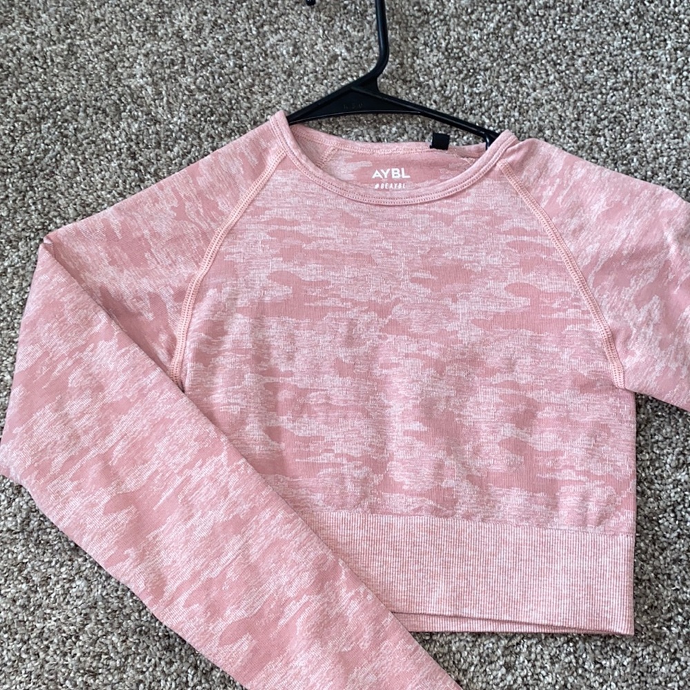 Aybl Long Sleeve Crop-top
